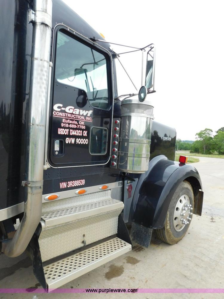 image for item K7172 2003 Kenworth W900 semi truck