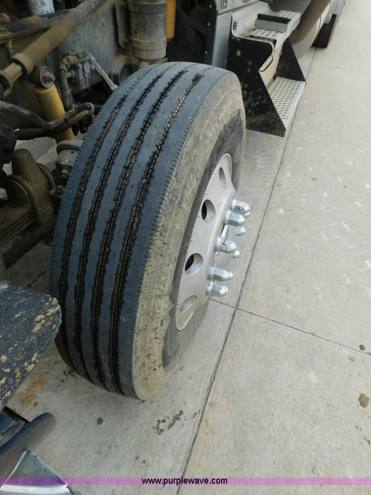 image for item K7172 2003 Kenworth W900 semi truck