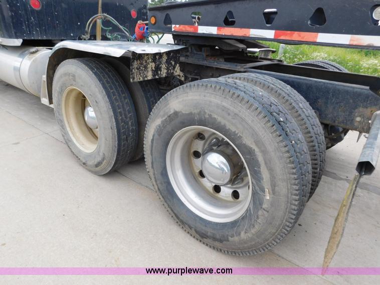 image for item K7172 2003 Kenworth W900 semi truck