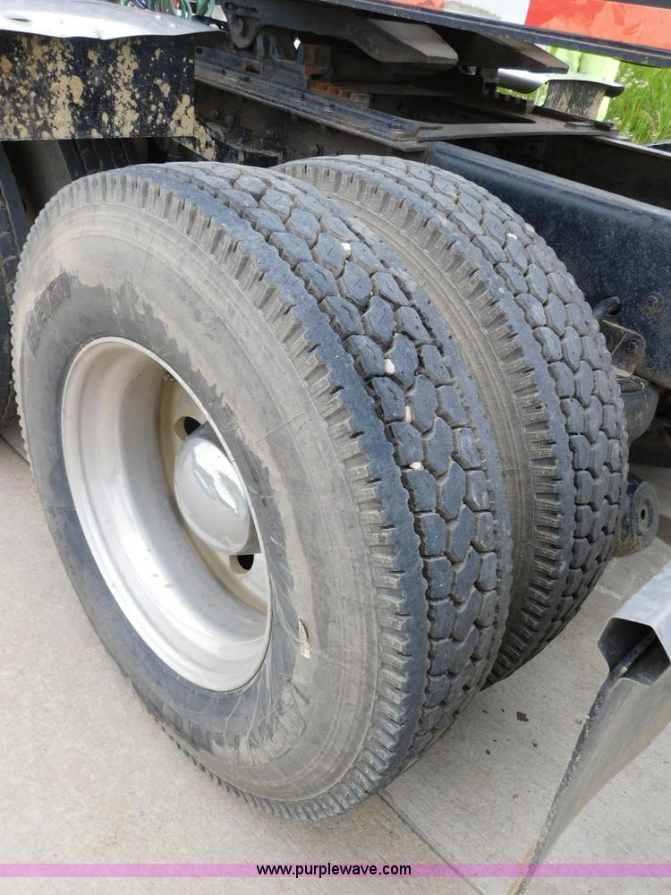 image for item K7172 2003 Kenworth W900 semi truck