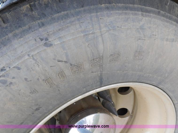 image for item K7172 2003 Kenworth W900 semi truck