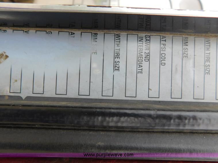 image for item K7172 2003 Kenworth W900 semi truck