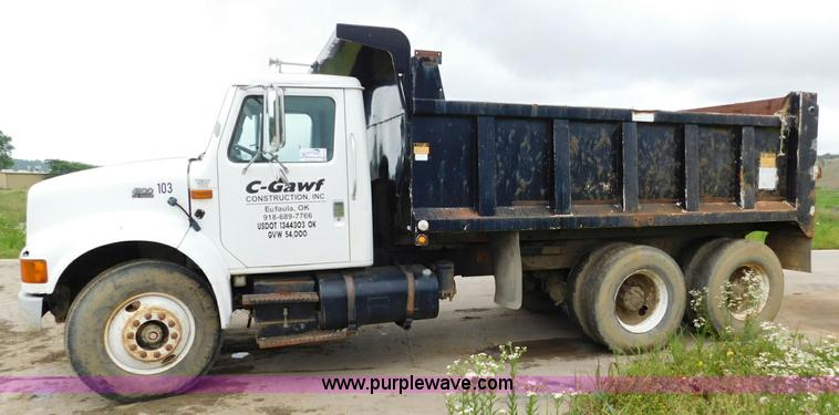 image for item K7174 2002 International F4900 dump truck