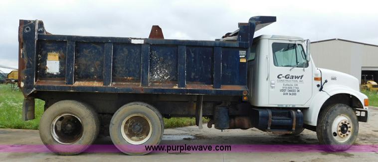 image for item K7174 2002 International F4900 dump truck
