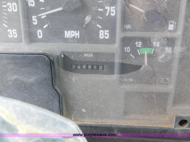 image for item K7174 2002 International F4900 dump truck