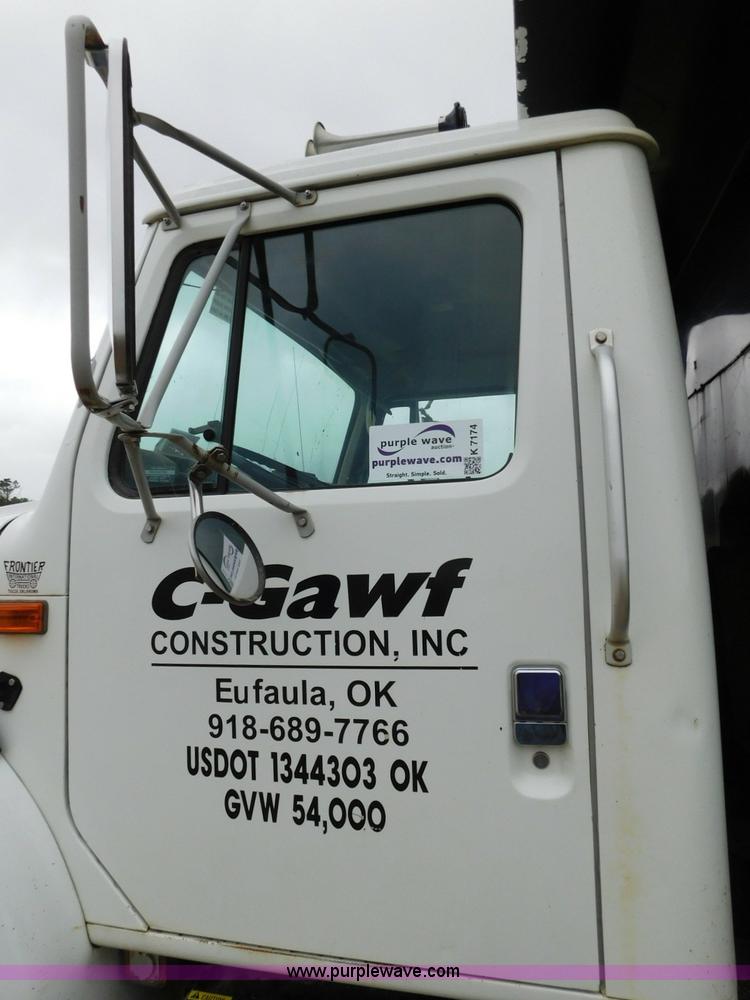 image for item K7174 2002 International F4900 dump truck