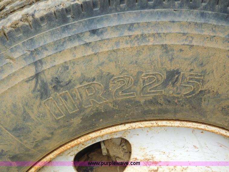 image for item K7174 2002 International F4900 dump truck