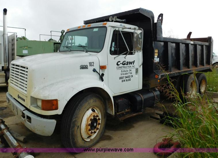image for item K7175 2002 International F4900 dump truck