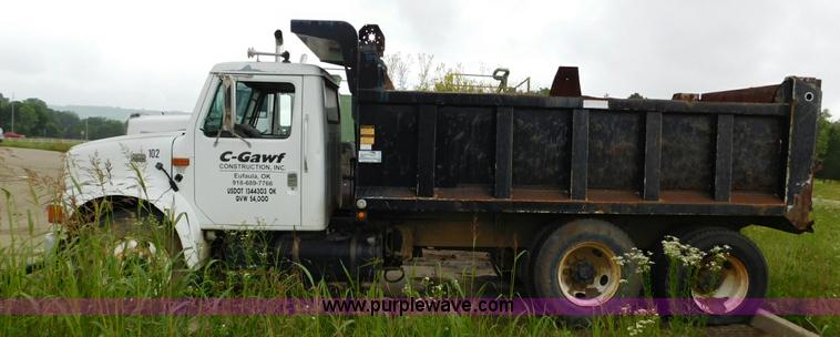 image for item K7175 2002 International F4900 dump truck