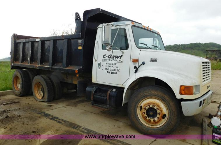 image for item K7175 2002 International F4900 dump truck