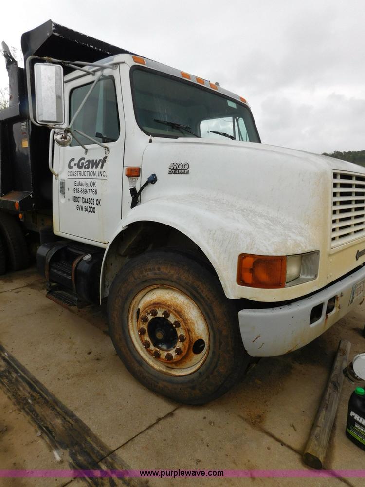 image for item K7175 2002 International F4900 dump truck