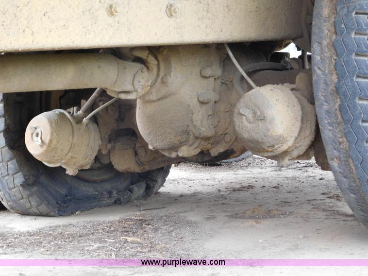 image for item K7175 2002 International F4900 dump truck