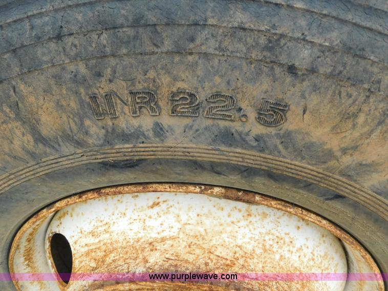 image for item K7175 2002 International F4900 dump truck