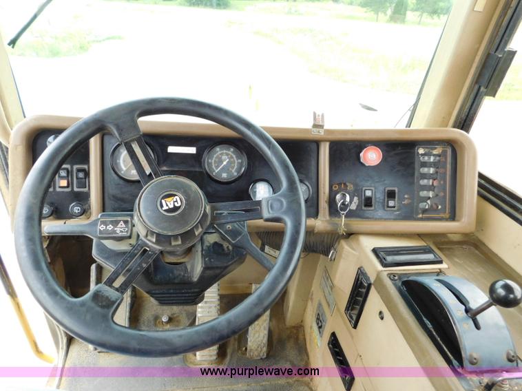 image for item K7176 1998 Caterpillar D400E articulated haul truck