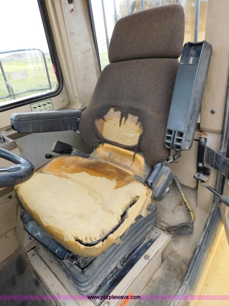 image for item K7176 1998 Caterpillar D400E articulated haul truck