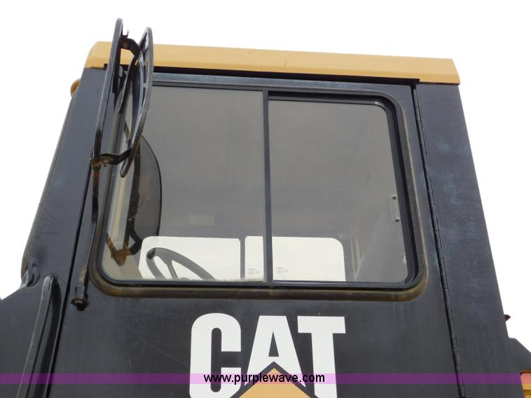 image for item K7176 1998 Caterpillar D400E articulated haul truck