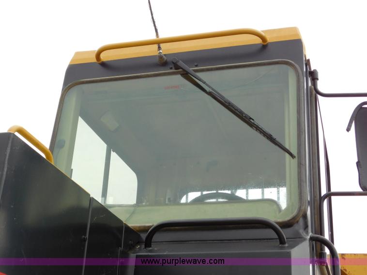 image for item K7176 1998 Caterpillar D400E articulated haul truck