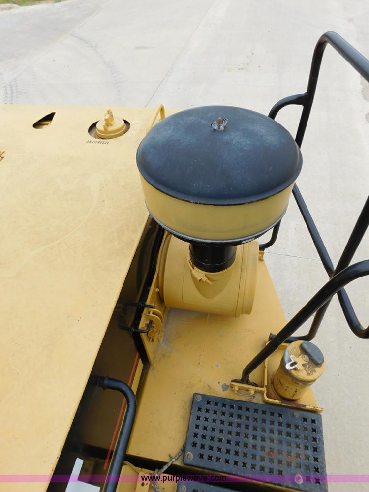 image for item K7176 1998 Caterpillar D400E articulated haul truck