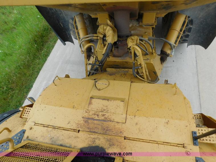 image for item K7176 1998 Caterpillar D400E articulated haul truck