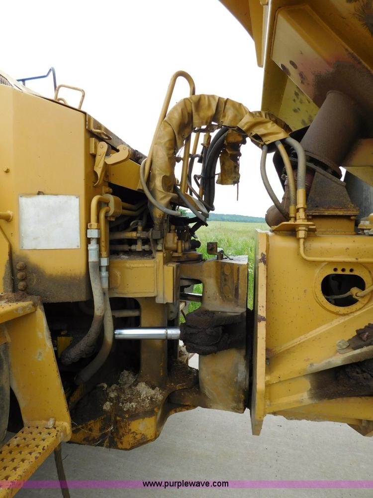 image for item K7176 1998 Caterpillar D400E articulated haul truck