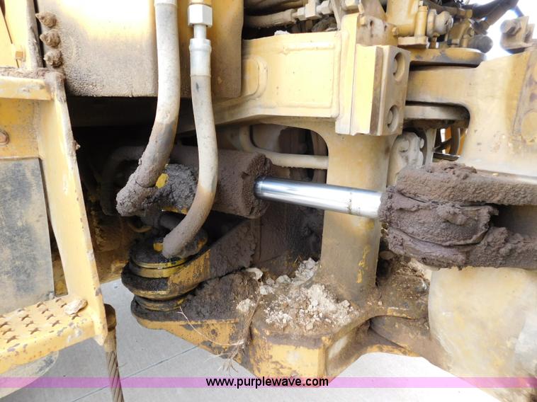 image for item K7176 1998 Caterpillar D400E articulated haul truck