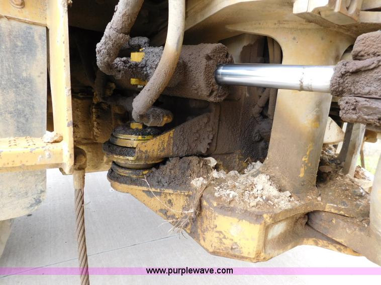 image for item K7176 1998 Caterpillar D400E articulated haul truck