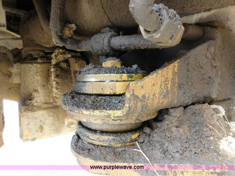 image for item K7176 1998 Caterpillar D400E articulated haul truck