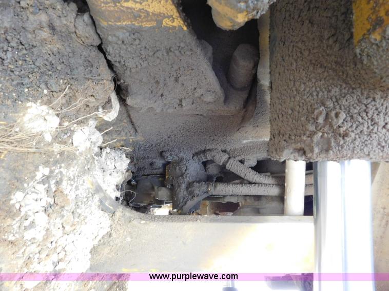 image for item K7176 1998 Caterpillar D400E articulated haul truck