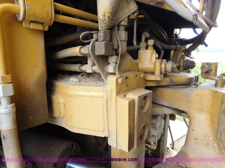 image for item K7176 1998 Caterpillar D400E articulated haul truck