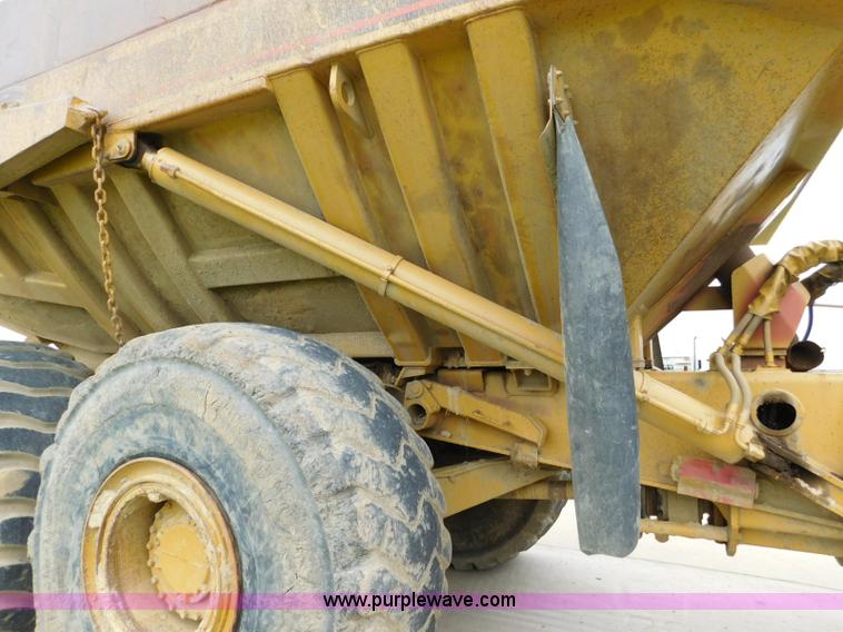 image for item K7176 1998 Caterpillar D400E articulated haul truck