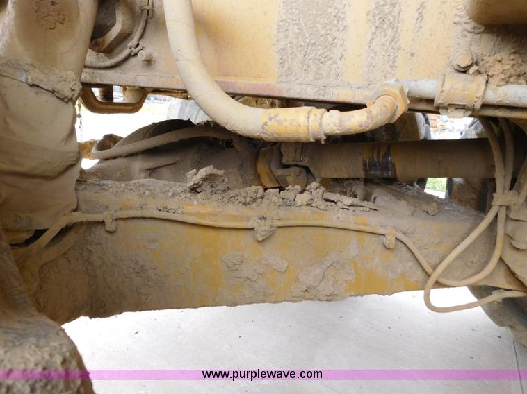 image for item K7176 1998 Caterpillar D400E articulated haul truck