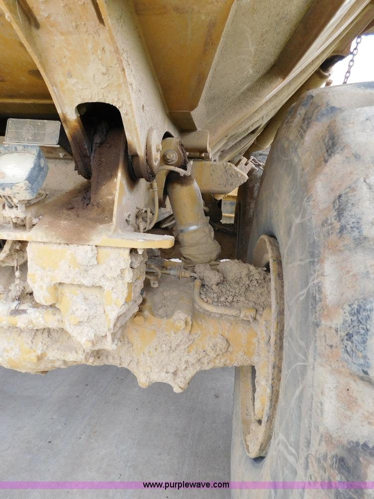 image for item K7176 1998 Caterpillar D400E articulated haul truck