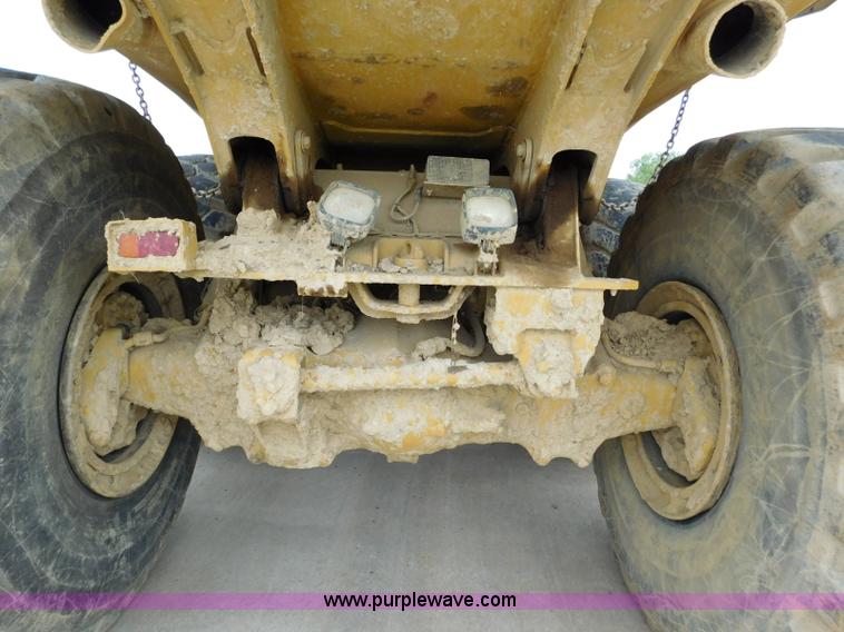 image for item K7176 1998 Caterpillar D400E articulated haul truck