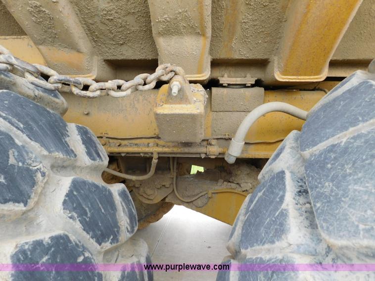 image for item K7176 1998 Caterpillar D400E articulated haul truck