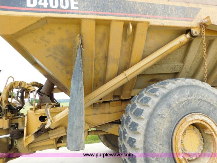 image for item K7176 1998 Caterpillar D400E articulated haul truck