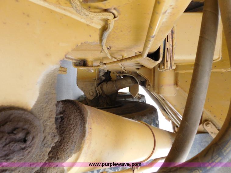 image for item K7176 1998 Caterpillar D400E articulated haul truck