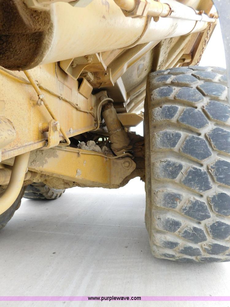 image for item K7176 1998 Caterpillar D400E articulated haul truck