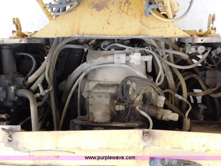 image for item K7176 1998 Caterpillar D400E articulated haul truck