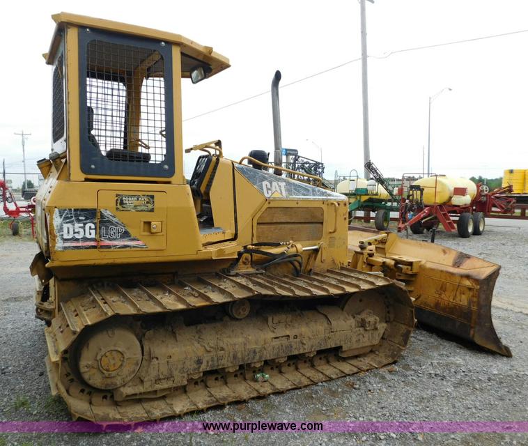 image for item L5847 2004 Caterpillar D5G LGP dozer