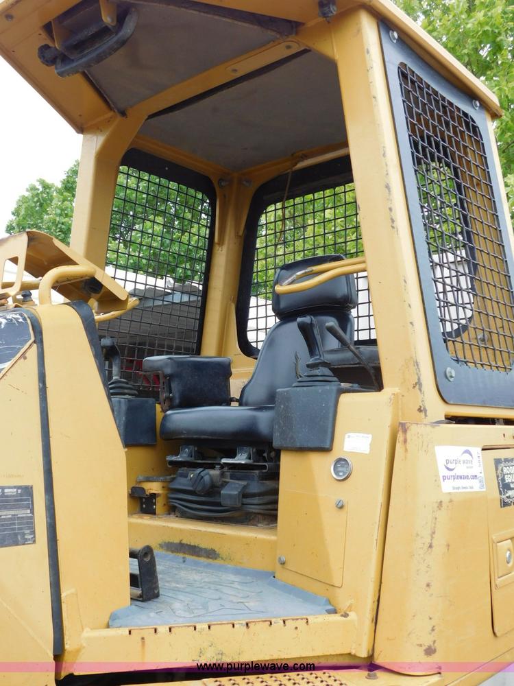 image for item L5847 2004 Caterpillar D5G LGP dozer