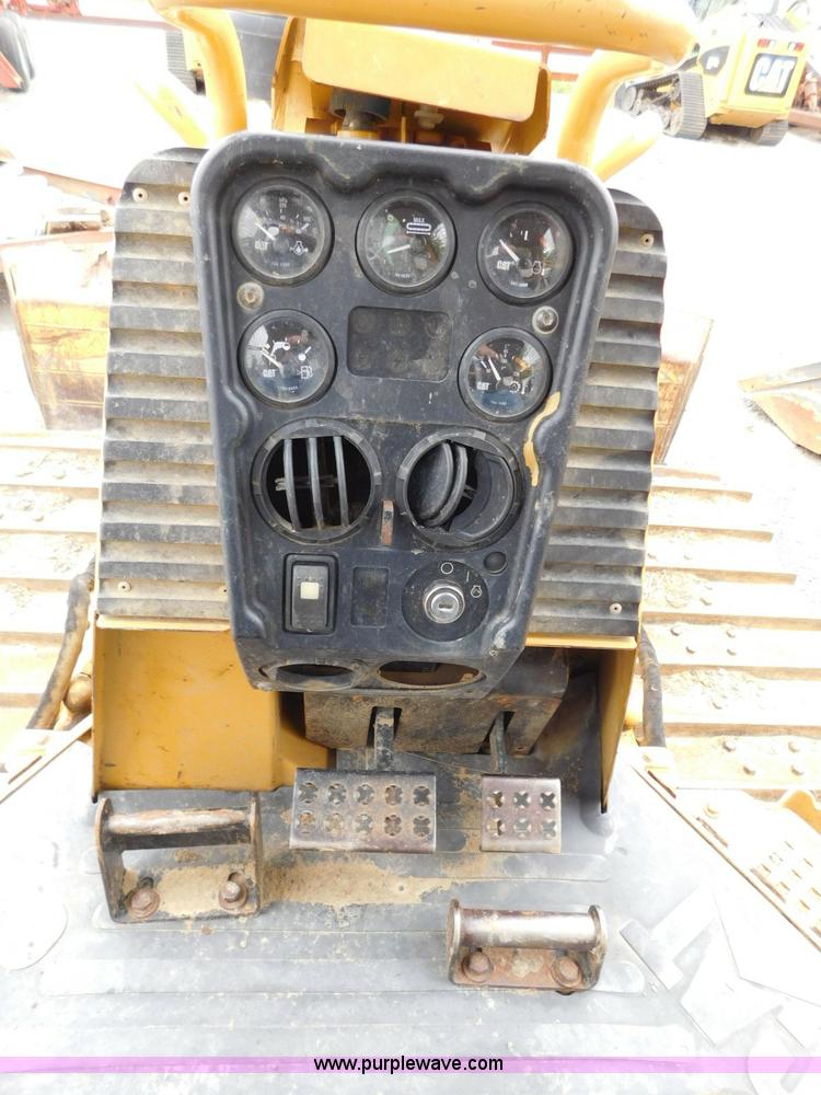 image for item L5847 2004 Caterpillar D5G LGP dozer