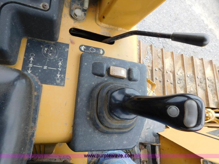 image for item L5847 2004 Caterpillar D5G LGP dozer