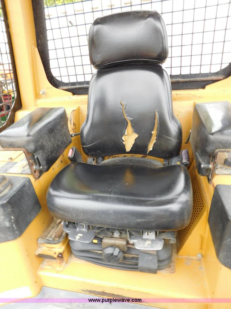 image for item L5847 2004 Caterpillar D5G LGP dozer