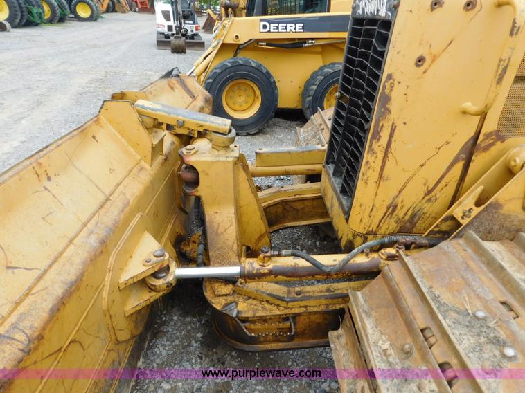 image for item L5847 2004 Caterpillar D5G LGP dozer
