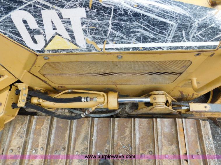 image for item L5847 2004 Caterpillar D5G LGP dozer