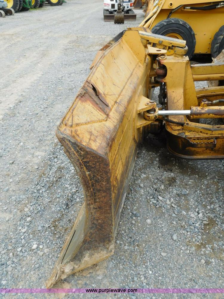 image for item L5847 2004 Caterpillar D5G LGP dozer
