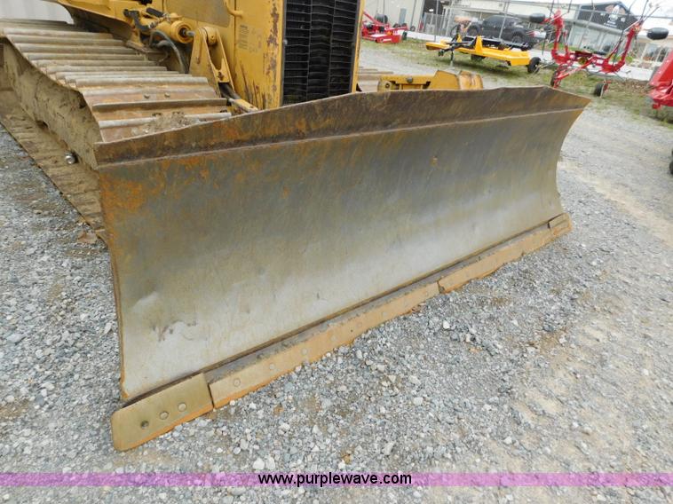 image for item L5847 2004 Caterpillar D5G LGP dozer