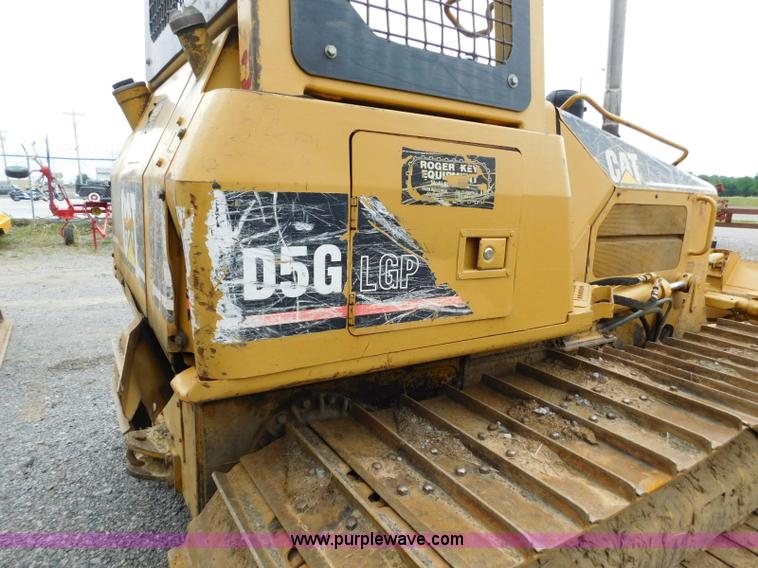 image for item L5847 2004 Caterpillar D5G LGP dozer