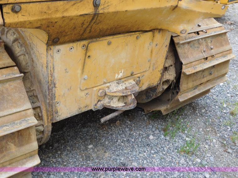 image for item L5847 2004 Caterpillar D5G LGP dozer