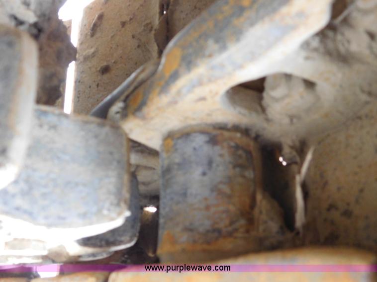 image for item L5847 2004 Caterpillar D5G LGP dozer